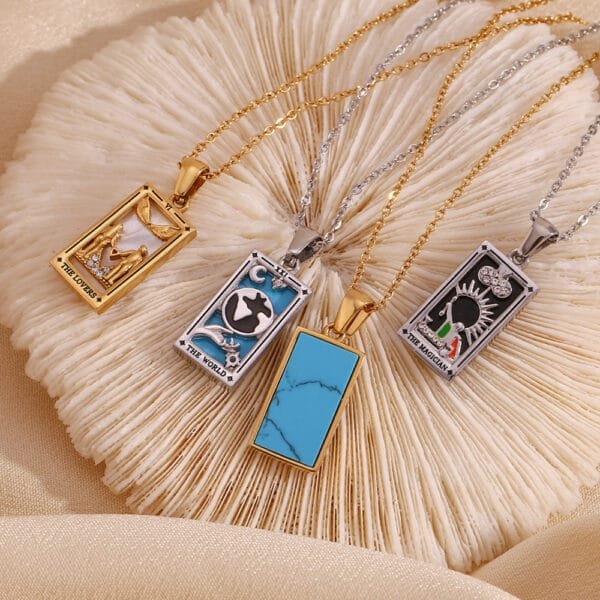 Prime Selected High Quality Stainless Steel 18K Gold Non Tarnish Deck Tarot Card Necklace Vintage Square Tarot Pendant Necklace - Imagen 6