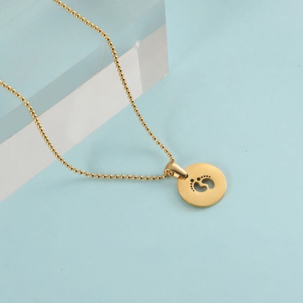 Cute Baby Foot Necklace With 18K Gold Plated Mirror Polished Non Tarnish - صورة 2