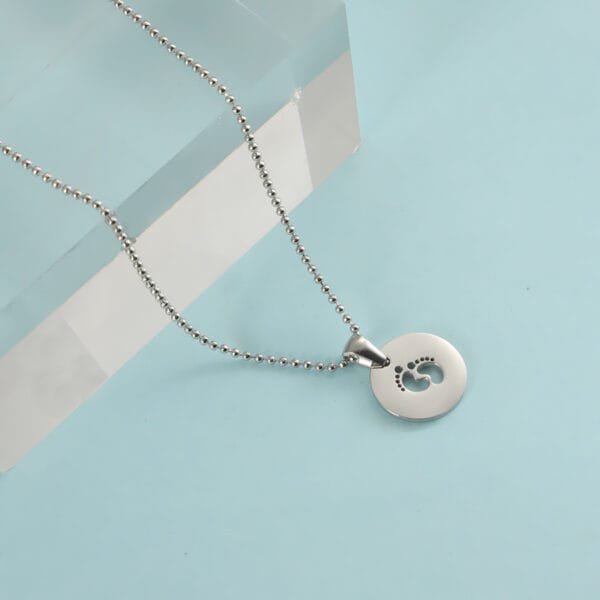 Cute Baby Foot Necklace With 18K Gold Plated Mirror Polished Non Tarnish - صورة 6