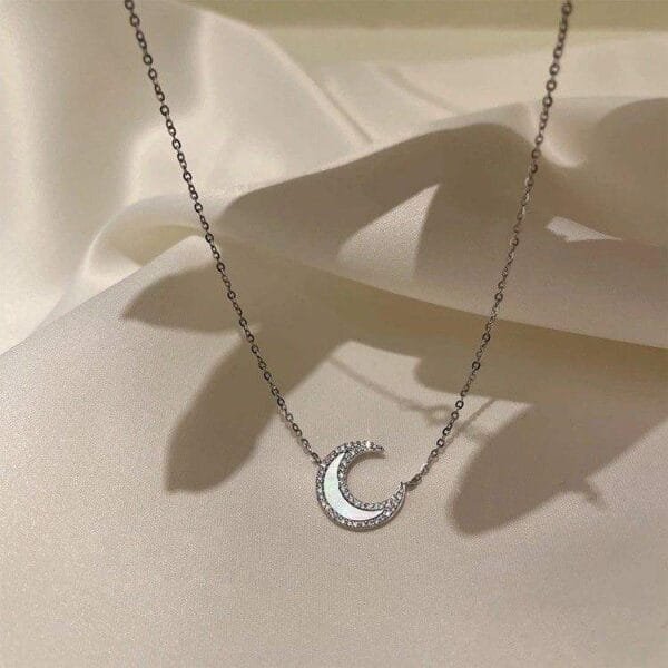 Delicate Gold Plated Bling Cubic Zirconia Shell Moon Necklace Stainless Steel Crescent Pendant Necklace - صورة 4