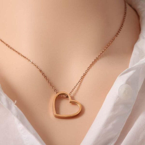 Waterproof Gold Plated Heart Necklace New Personalized Stainless Steel Jewelry 18K PVD - صورة 2