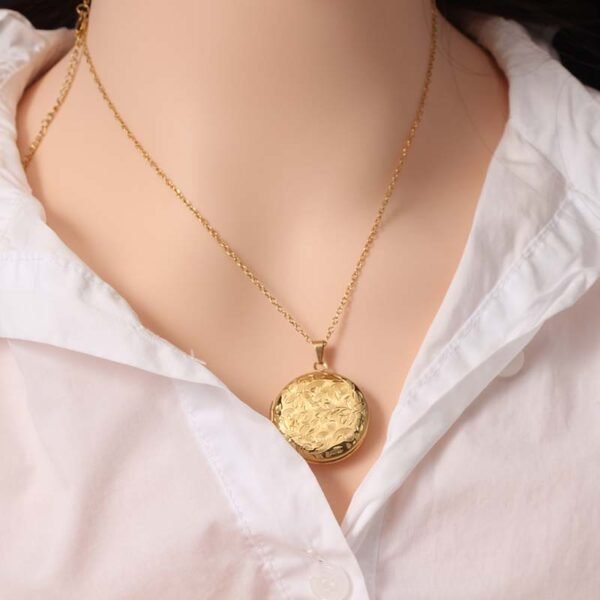 Custom Made Stainless Steel Fashion Gold Plated Minimalist Round Photo Locket Necklace - Image 5