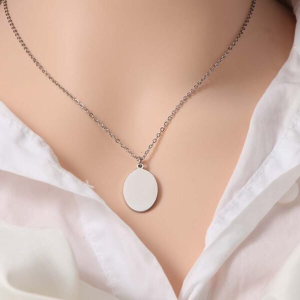 Wholesales Fashion Stainless Steel Statement Custom Oval Pendant Chain Necklace - Image 4
