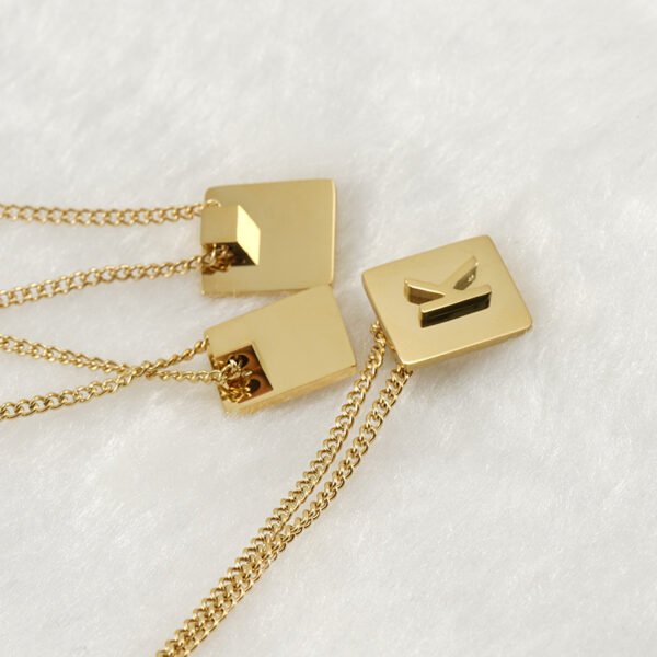 Popular Stainless Steel Gold Initial Necklace 18k Gold Plated Chokers Letters Alphabet Pendant Necklaces for Women - صورة 2