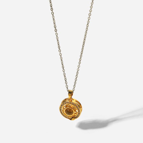 الفولاذ المقاوم للصدأ 100 Language I Love You Sun and Moon Couples Necklace for Women 18k Pvd Gold Plated - صورة 6