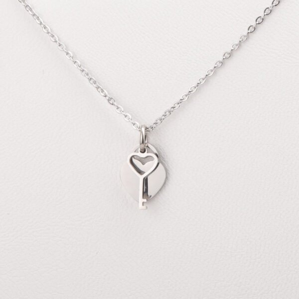 Valentine's Day Gift Stainless Steel Necklaces Lock Key Pendant Necklace for Women - صورة 5