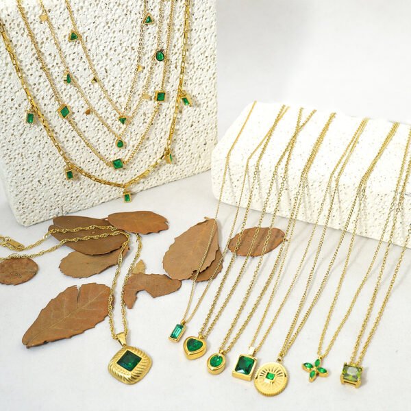 Factory Wholesale Green Crystal Necklace Stainless Steel Gemstone Pendant Necklaces For Women