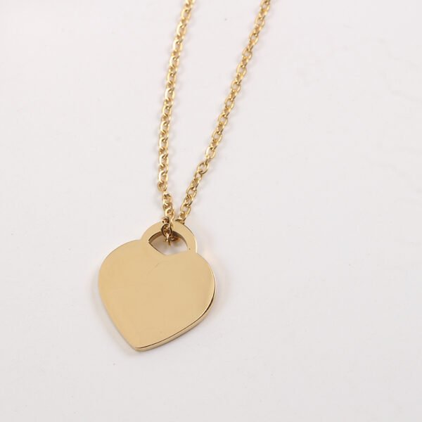 Most Popular in 2023 Personalize Stainless Steel Necklaces 18K Gold Plated Heart Pendant Chain Statement Necklaces