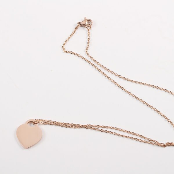 Most Popular in 2023 Personalize Stainless Steel Necklaces 18K Gold Plated Heart Pendant Chain Statement Necklaces - صورة 4