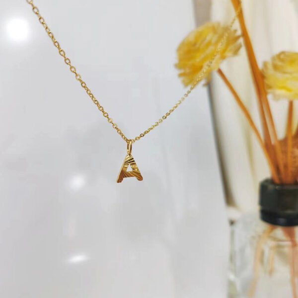 OEM Factory Gold Stainless Steel Letter Pendant Initial Choker Necklace for Women - صورة 4