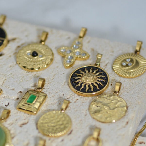 New Arrivals 14K Gold Plated Pendant Necklace Custom Elegant Women Sun Moon Necklace - صورة 3