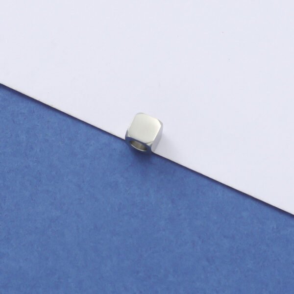 Customized New Stainless Steel Jewelry Charms 4mm Small Stopper Beads Square Charm Bracelet With Minimum Order Quantity - Bild 3