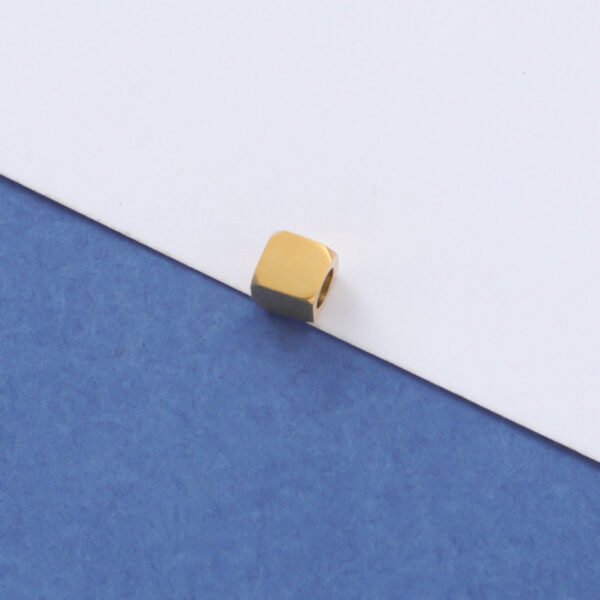 Customized New Stainless Steel Jewelry Charms 4mm Small Stopper Beads Square Charm Bracelet With Minimum Order Quantity - Bild 4
