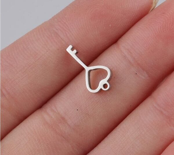 High Polished Stainless Steel Love Heart Key Pendant DIY Jewelry Findings Gold Color Rose Gold Color Small Hollow Charms - Imagen 2
