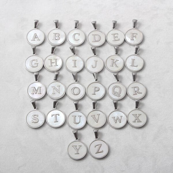 High Quality Alphabet Letter Pendant Shell Surface Silver Initial Stainless Steel Pendant - Imagen 2