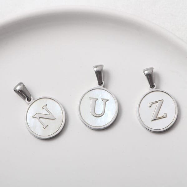 High Quality Alphabet Letter Pendant Shell Surface Silver Initial Stainless Steel Pendant - Imagen 6
