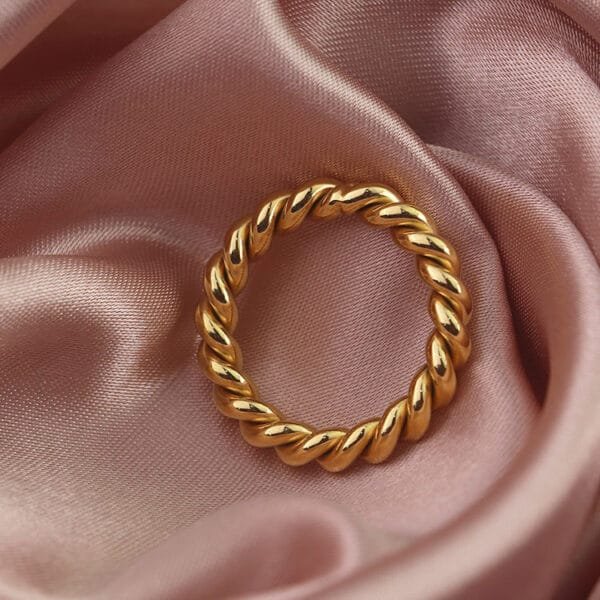 2022 Hot Sales 18K Gold Plated Stainless Steel Twisted Finger Rings for Men - Image 2