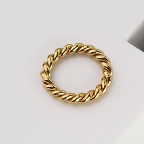 2022 Hot Sales 18K Gold Plated Stainless Steel Twisted Finger Rings for Men - Image 4