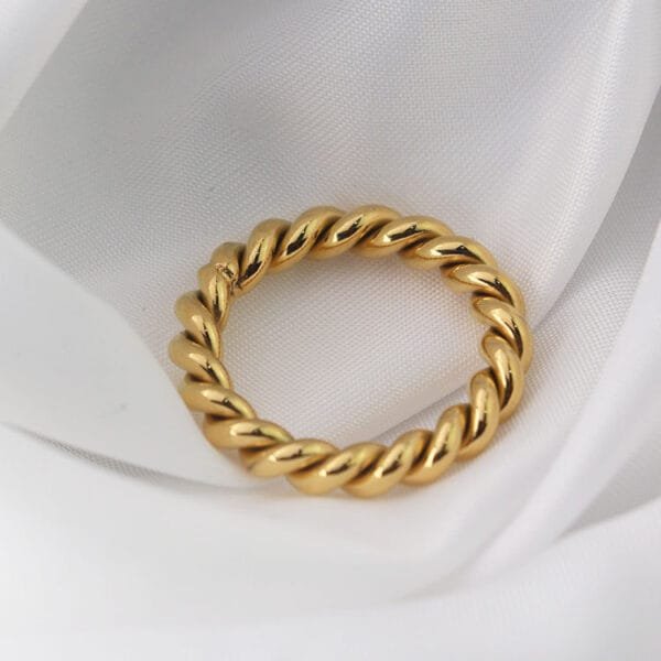 2022 Hot Sales 18K Gold Plated Stainless Steel Twisted Finger Rings for Men - Image 6
