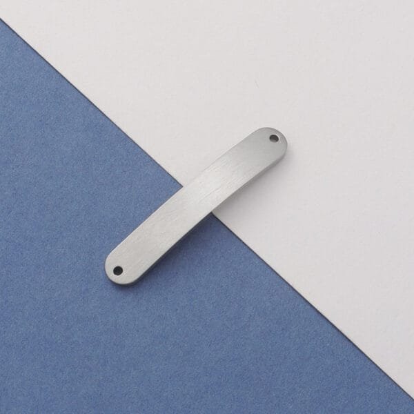 New Popular Custom Logo Brushed Stainless Steel Bend Charms for Bracelets - صورة 5