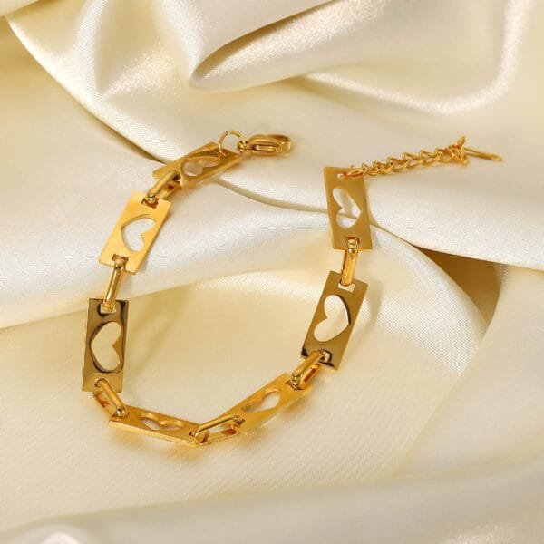18K Gold Plated Heart Chain Bracelet Stainless Steel Hollow Heart Chain Bracelet for Women Jewelry - Imagen 2