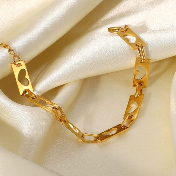 18K Gold Plated Heart Chain Bracelet Stainless Steel Hollow Heart Chain Bracelet for Women Jewelry - Imagen 3