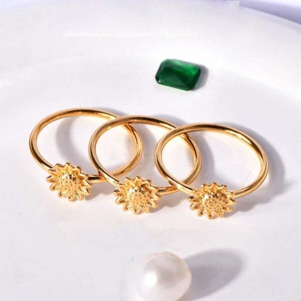 Luxury Daisy Flower Anxiety Rotating Stainless Steel Fidget Ring Luminous Rings - Image 3