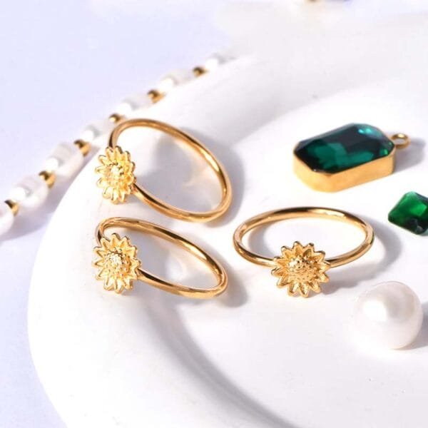 Luxury Daisy Flower Anxiety Rotating Stainless Steel Fidget Ring Luminous Rings - Image 5