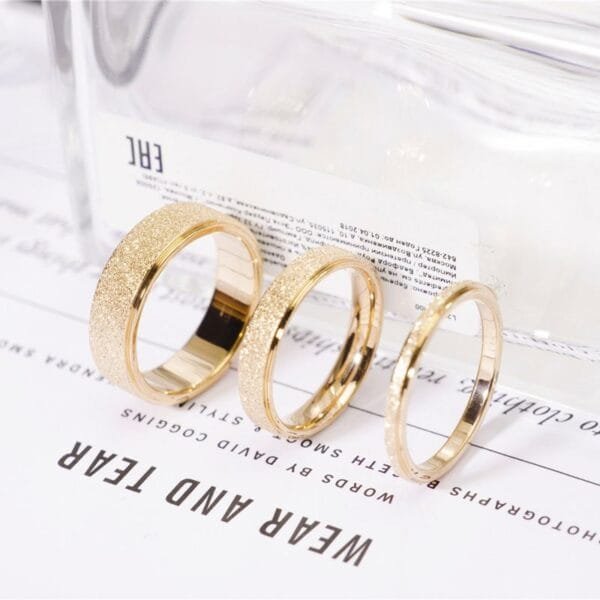 Hot Sales Gold Plated Elegant Fashion Stainless Steel Bands Round Wedding Rings for Women - Image 6